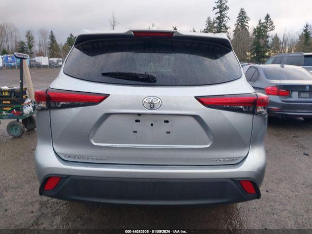 Toyota Highlander Xle Image 2