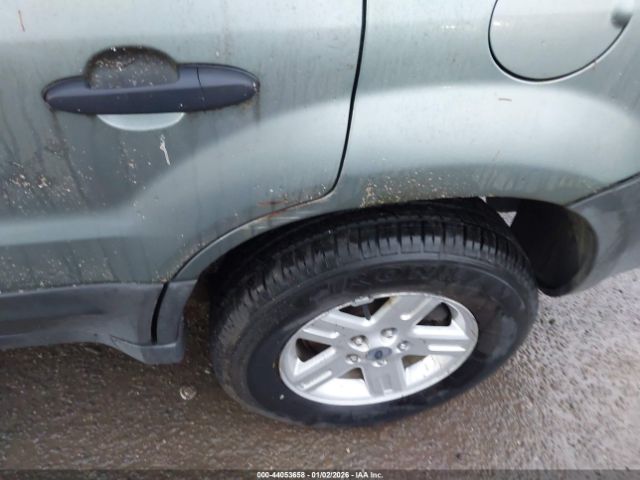 Ford Escape Image 4