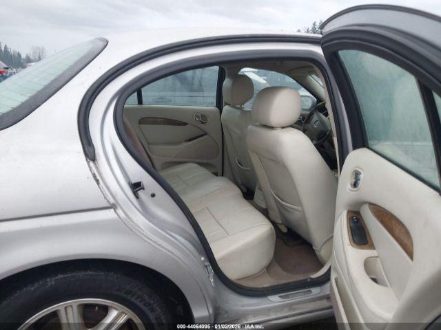 Jaguar S-Type 3.0l V6 Image 8