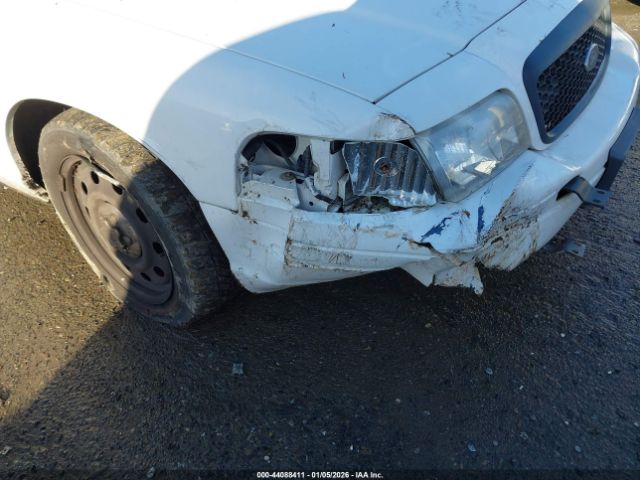 Ford Crown Victoria Police Interceptor Image 10