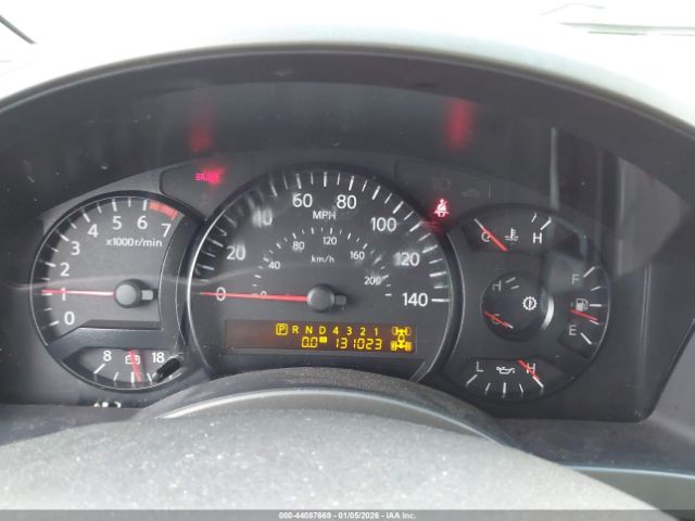 Nissan Titan Se Image 11