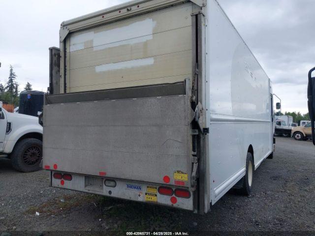 Ford F-59 Commercial Stripped Image 7