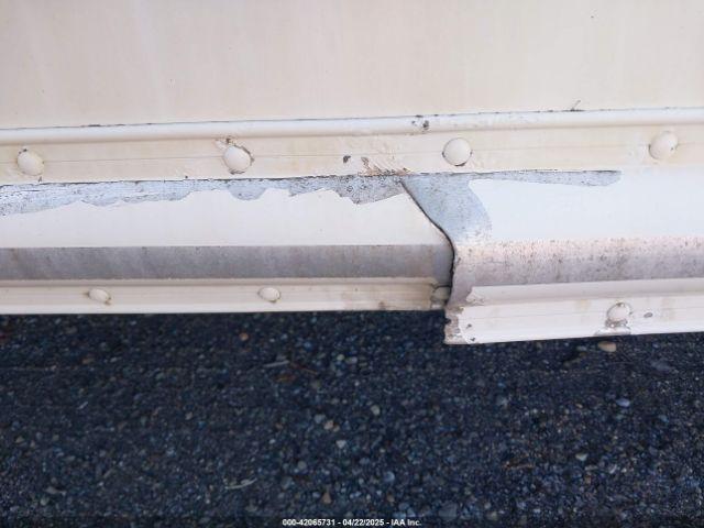 Ford F-59 Commercial Stripped Image 14