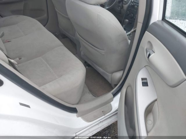 Toyota Corolla Le Image 9