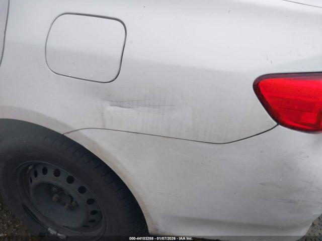 Toyota Corolla Le Image 6