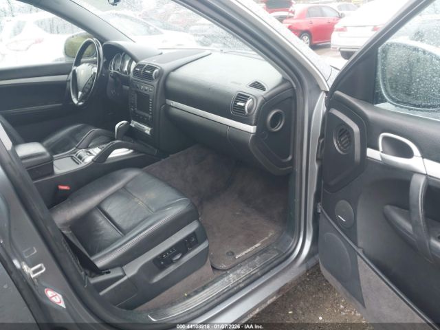 Porsche Cayenne S Image 4