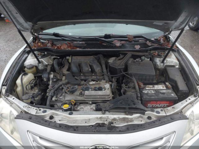 Toyota Camry Le V6 Image 9