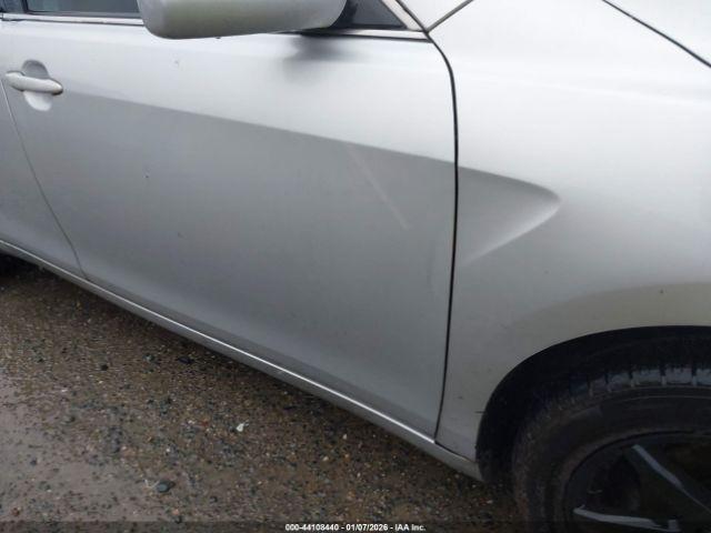 Toyota Camry Le V6 Image 6