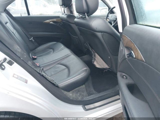 Mercedes-Benz E-Class Image 8