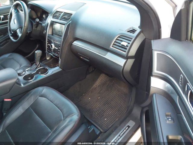 Ford Explorer Sport Image 15