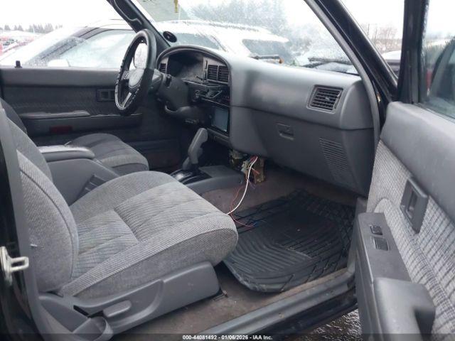 Toyota 4Runner Vn39 Sr5 Image 10