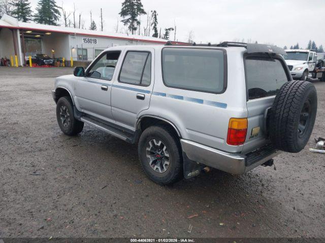 Toyota 4Runner Vn39 Sr5 Image 12
