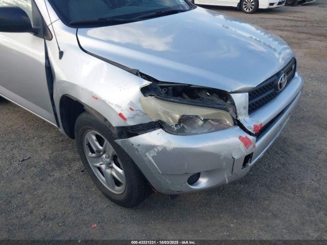 Toyota RAV4 Base V6 Image 7