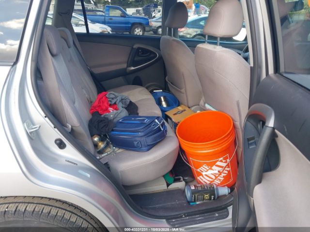 Toyota RAV4 Base V6 Image 9