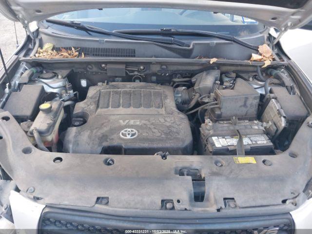 Toyota RAV4 Base V6 Image 8