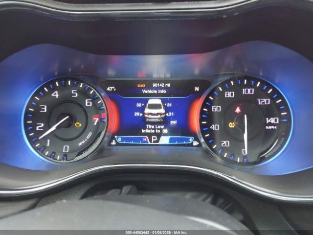 Chrysler 200 S Image 8