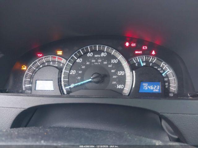 Toyota Camry Se Image 4