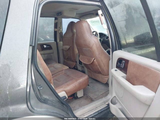 Ford Expedition Image 8