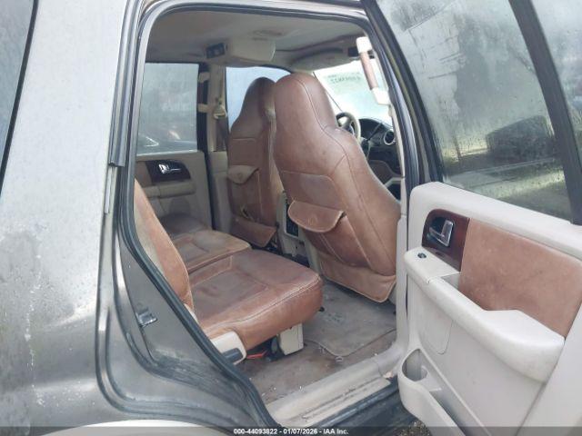 Ford Expedition Image 8