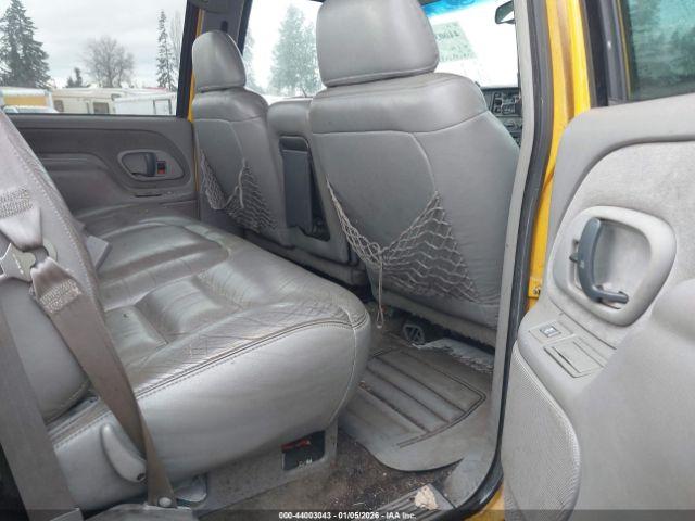 Chevrolet K3500 Image 8