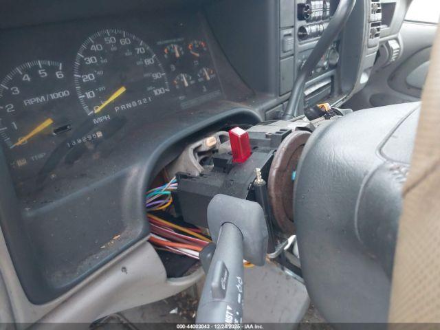 Chevrolet K3500 Image 4