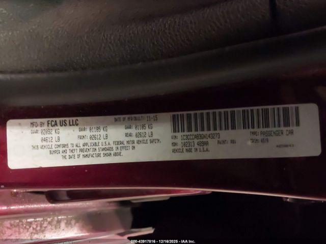 Chrysler 200 Limited Image 4