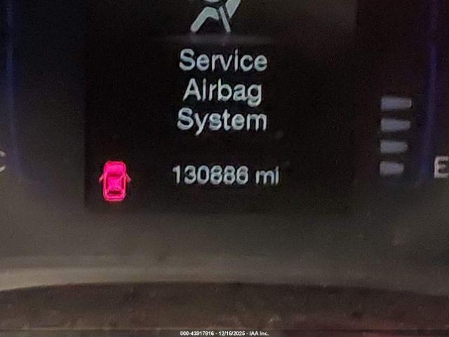 Chrysler 200 Limited Image 15