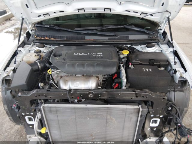 Chrysler 200 S Image 8