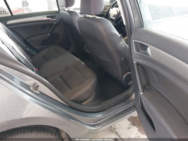 Volkswagen Golf Tsi S 4-door Image 3