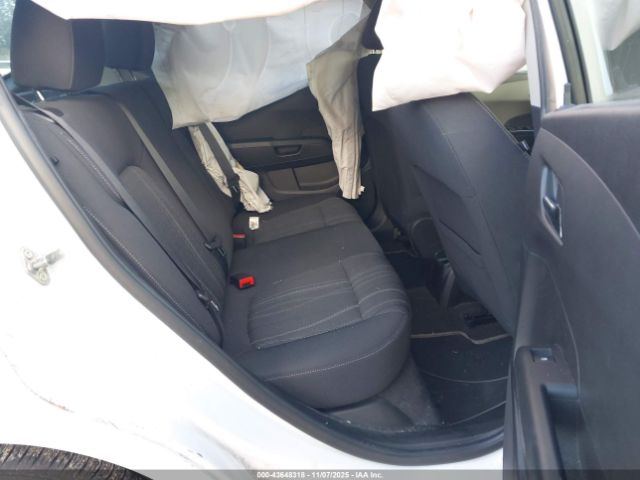 Chevrolet Sonic Lt Auto Image 11