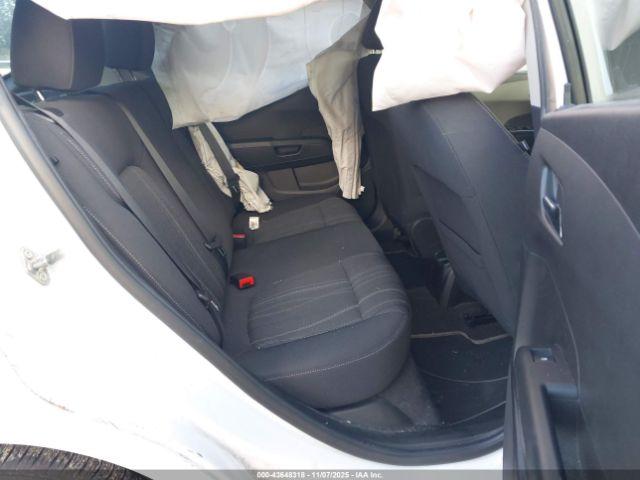 Chevrolet Sonic Lt Auto Image 11